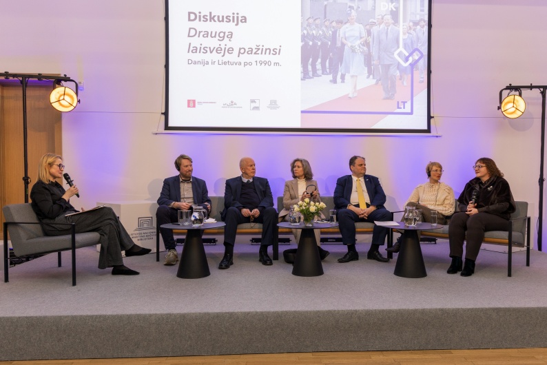 Nuotrauka iš diskusijos, pavaizduoti pašnekovai