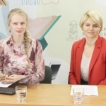 Tiesioginių transliacijų organizatorė Gabija Pankauskienė ir „Swedbank“ finansų instituto Lietuvoje vadovė Odeta Bložienė